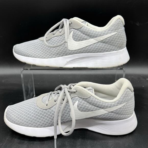 Nike Tanjun Gray Running Shoes Sneakers Womens Size 8.5 812655-010 - Picture 2 of 7